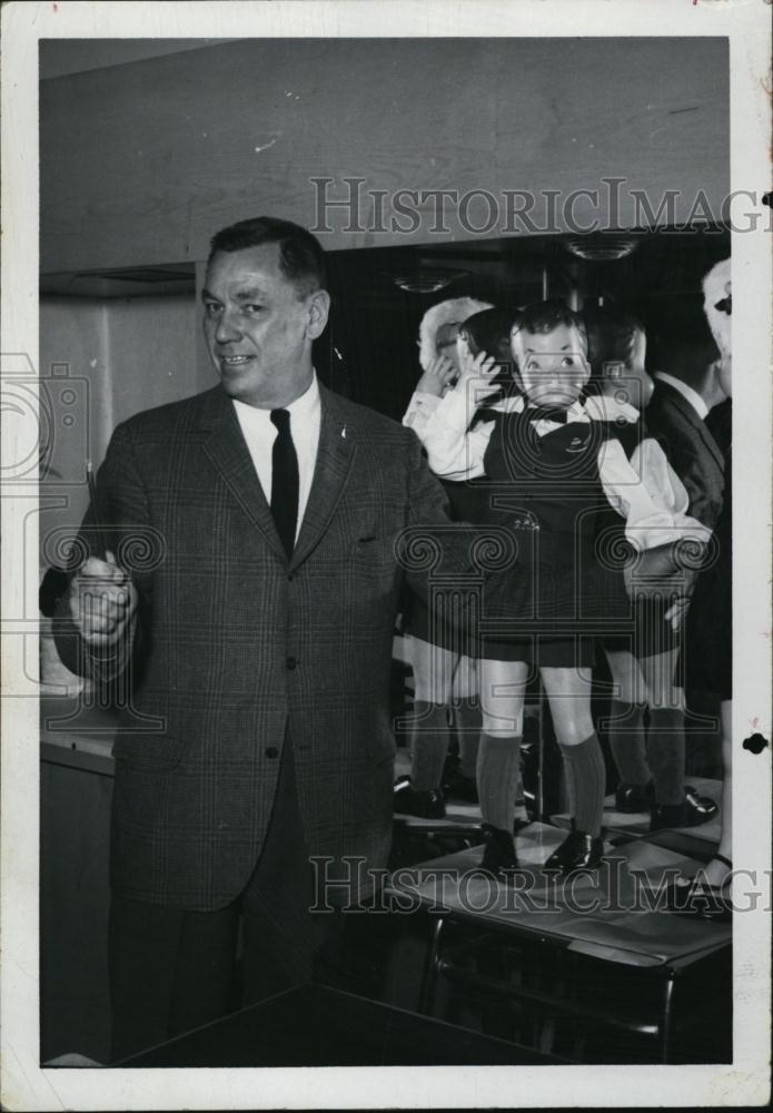 1974 Press Photo Walter H Weidner, principal of Dorchester High School - Historic Images