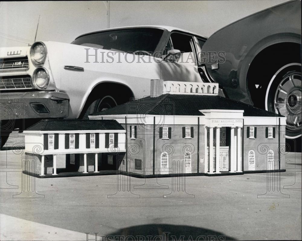 1966 Press Photo Model of First Natl Bank of Belaire Bluffs, Fla - RSL69173 - Historic Images