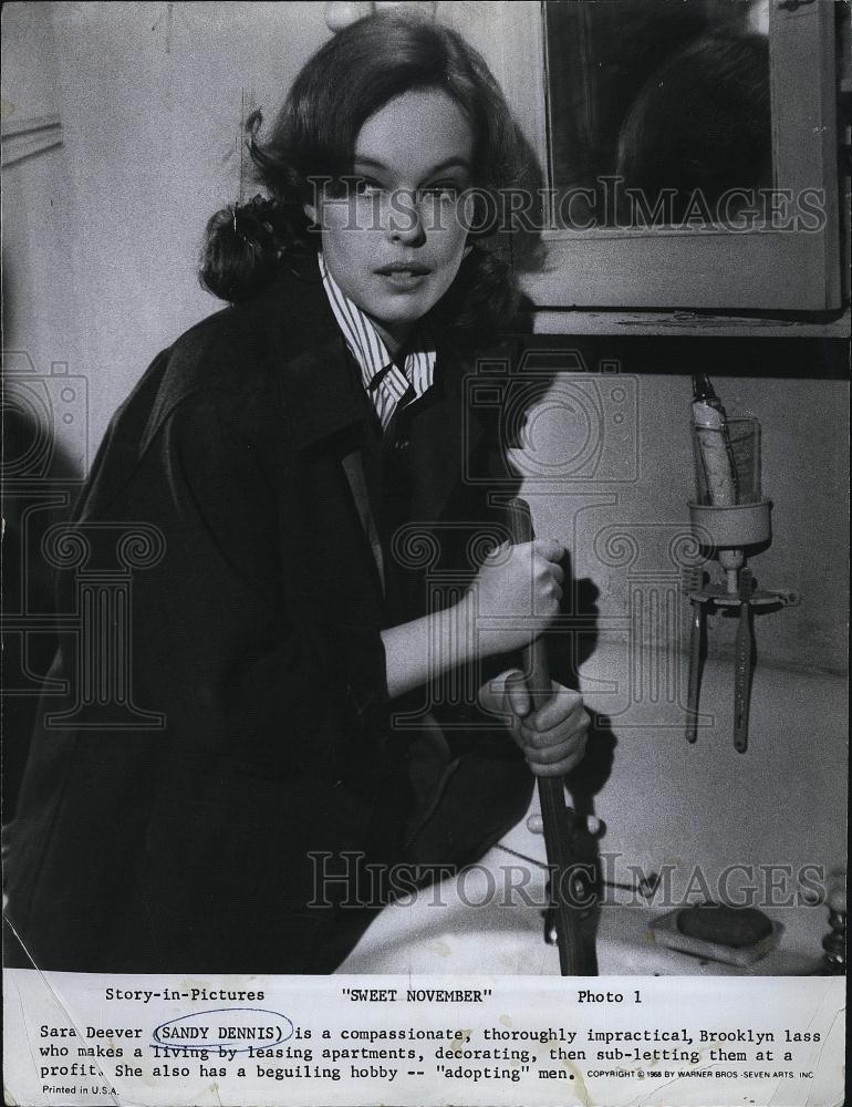 1968 Press Photo Actress Sandy Dennis in "Sweet November: - RSL81453 - Historic Images