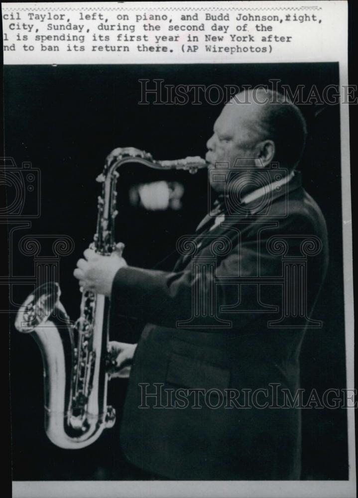 1972 Press Photo Popular Jazz Musician Buddy Johnson Performing - RSL59701 - Historic Images