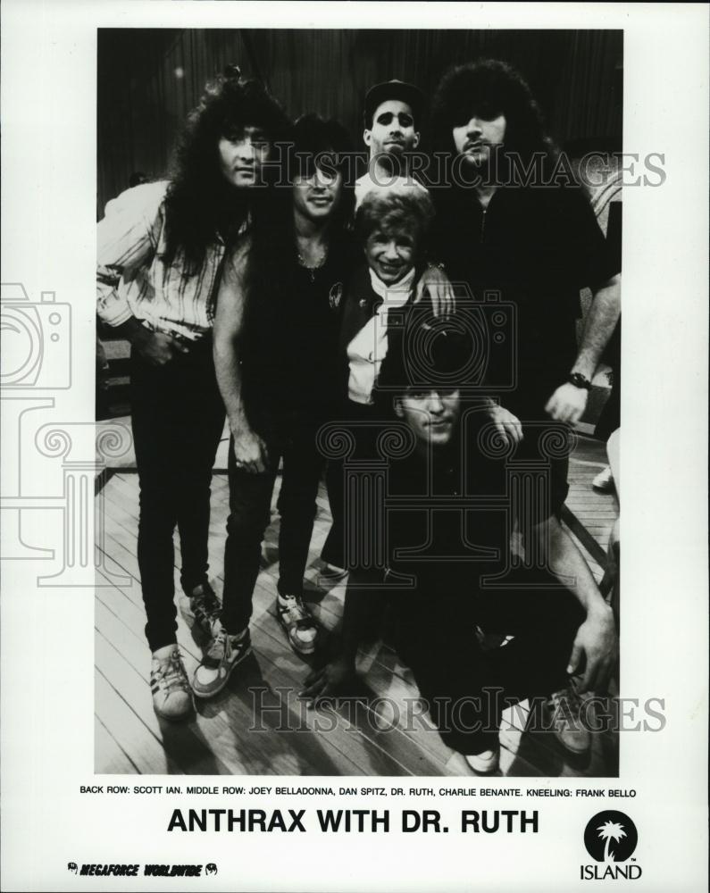 Press Photo The band Anthrax with Dr Ruth - RSL47681 - Historic Images