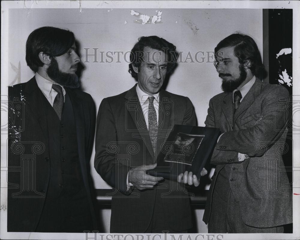 1971 Press Photo Arthur Penn , Harvard filmakers award,M Williams & R Cohen - Historic Images