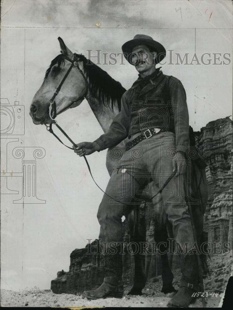 1957 Press Photo Actor Jack Palance - RSL46413 - Historic Images