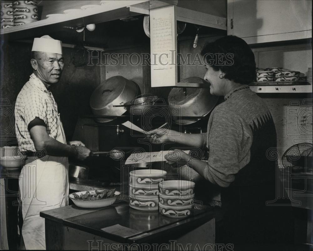 Press Photo Charlie Tim, Rose Mary Tim, Tim&#39;s Chinese Kitchen, Restaurant - Historic Images