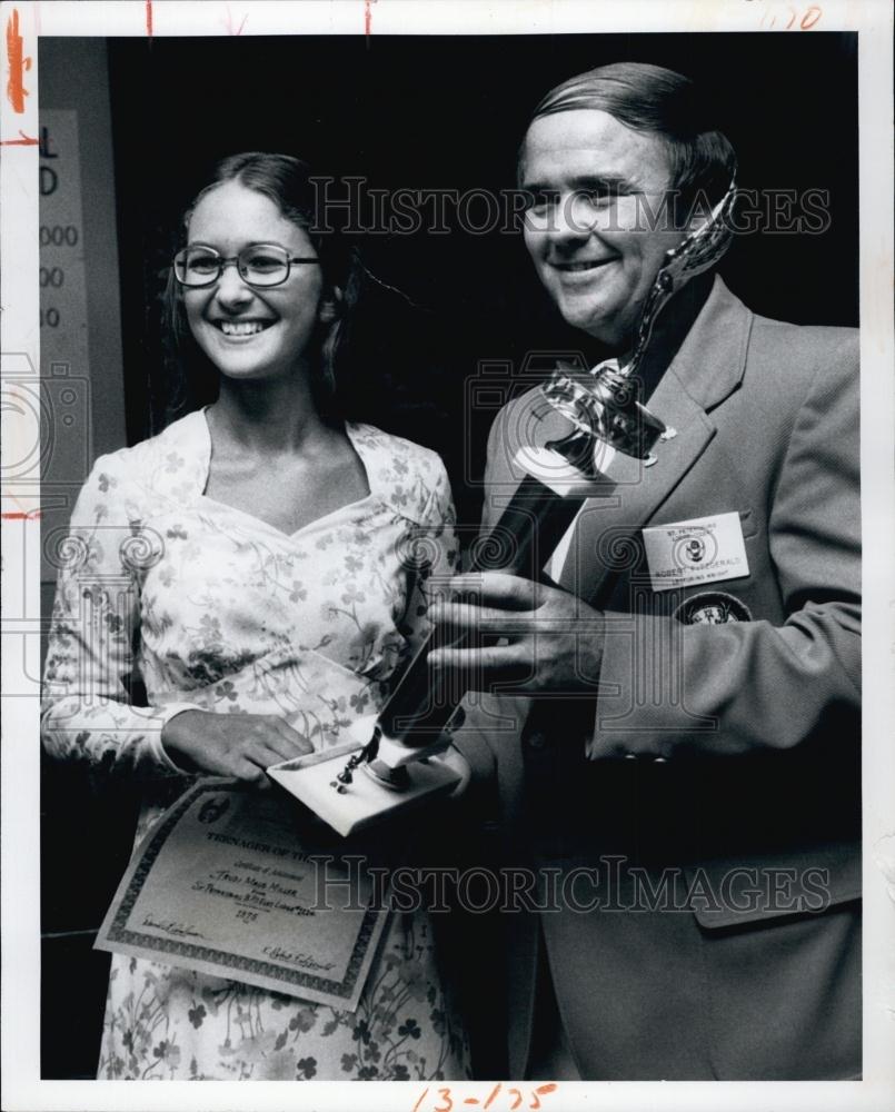 1975 Press Photo Trudi Miller &amp; David DeGroot,Outstanding Teenagers of the Year - Historic Images