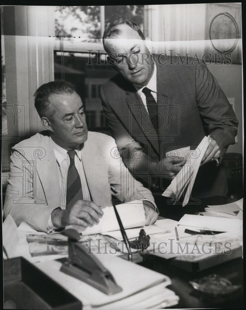 1965 Press Photo Shannon McCune &amp; John Gillespie at University of Massachusetts - Historic Images