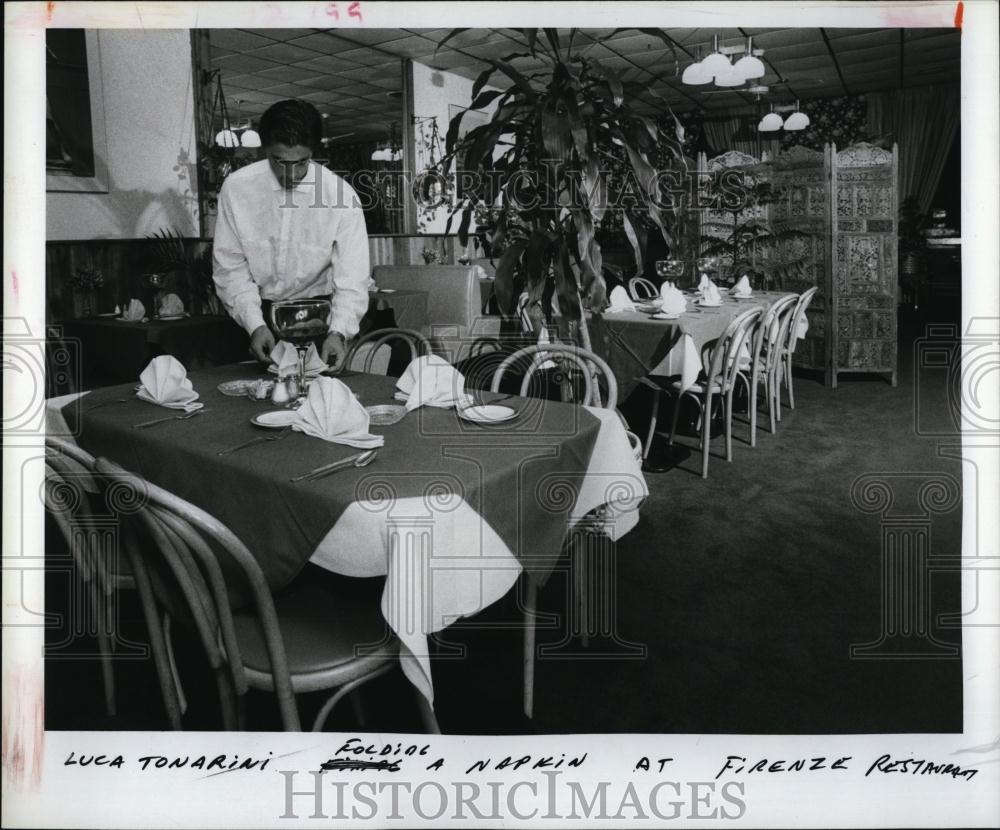 1986 Press Photo Firenze Ristorante Maitre d&#39; Luca Tonarini - RSL95309 - Historic Images