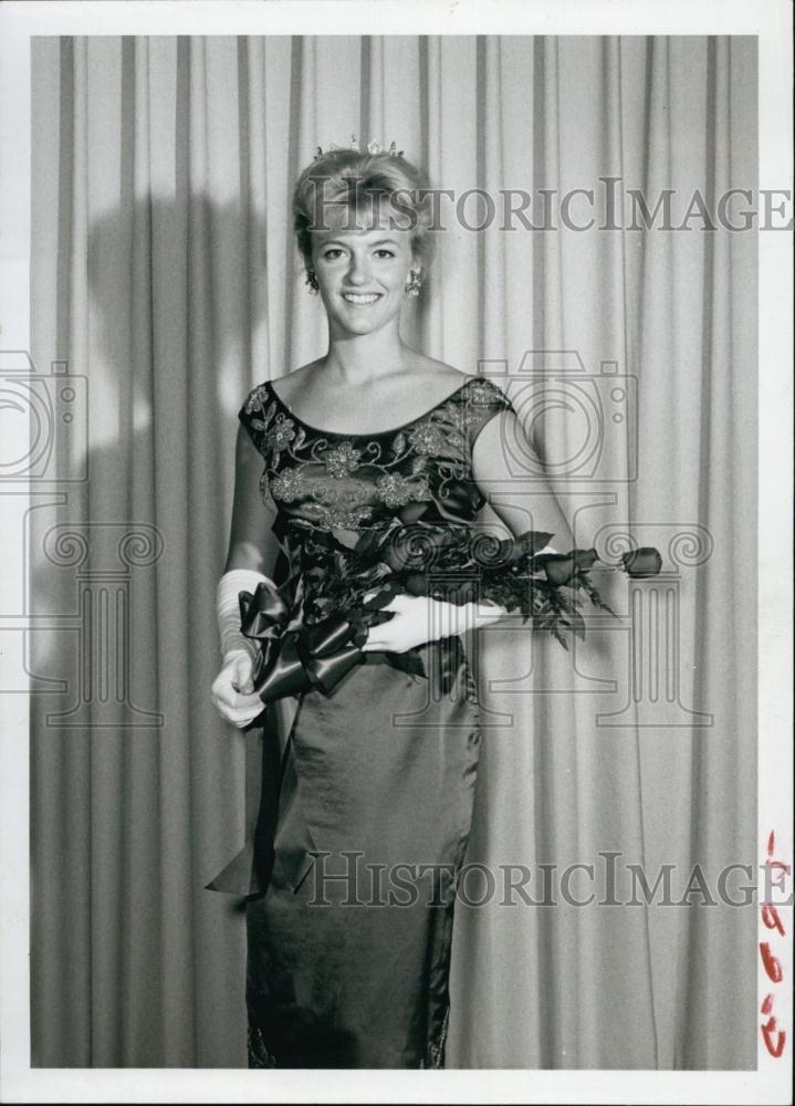 1963 Press Photo Adrienne Suave Queen - RSL62953 - Historic Images