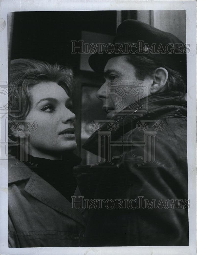 1971 Press Photo Maria Perschy Dirk Bogarde The Password Is Courage - RSL81535 - Historic Images