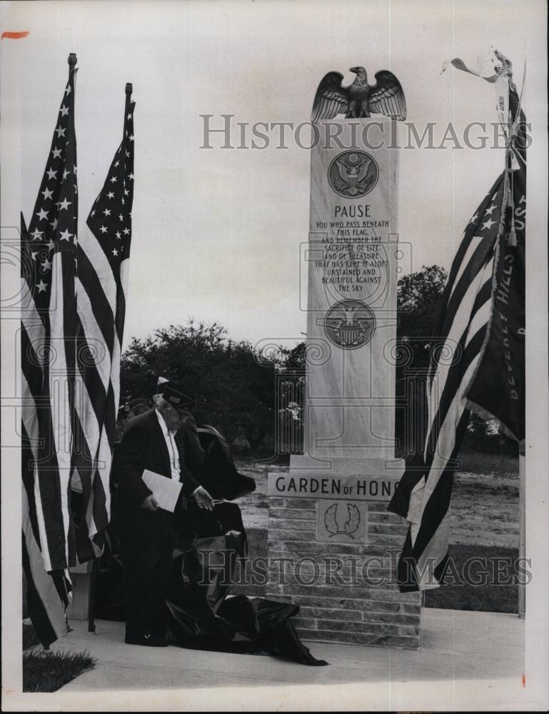 1975 Press Photo Monuments to War Veterans in Beverly Hills - RSL94759 - Historic Images