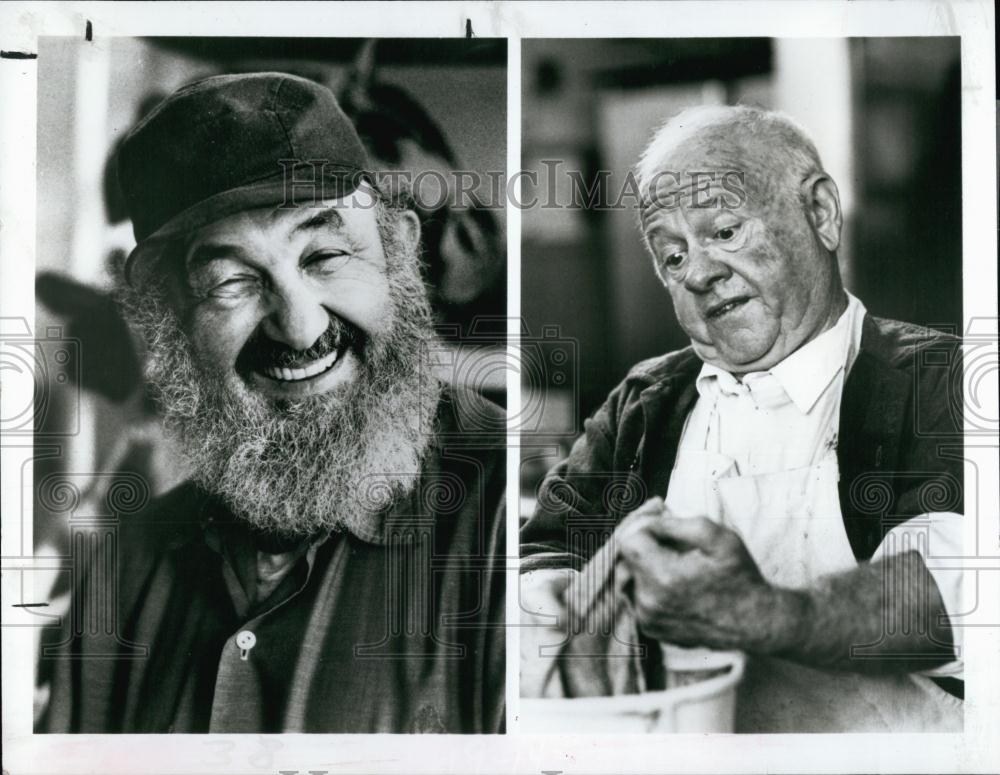 1981 Press Photo Bill Sackter, Mentally Disabled, Actor Mickey Rooney, In Bill - Historic Images