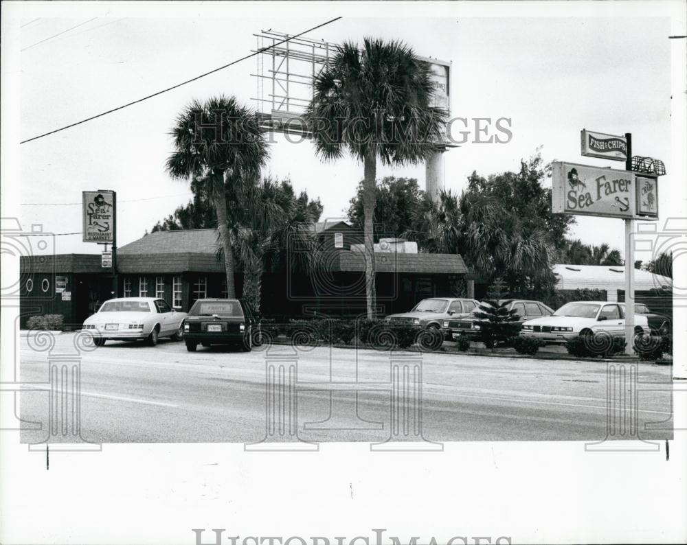 1987 Press Photo Restaurant SeaFarer Diner Smoked Fish and Chips - RSL68581 - Historic Images