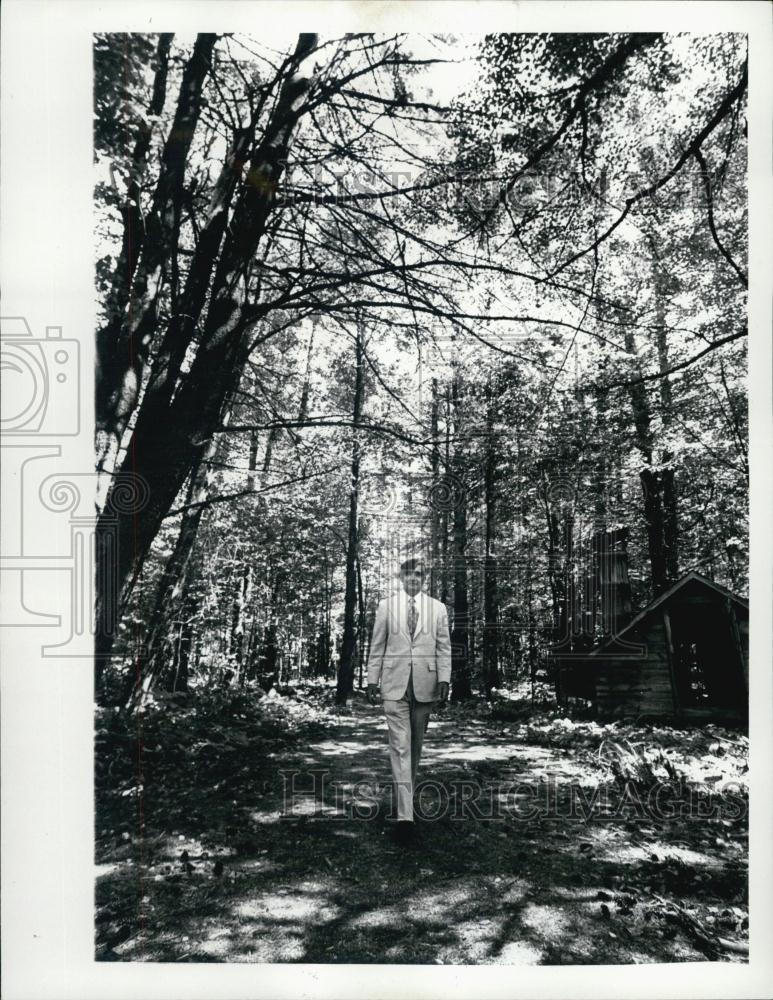 1972 Press Photo Former Priest George Schlichte Now Belknap College President - Historic Images