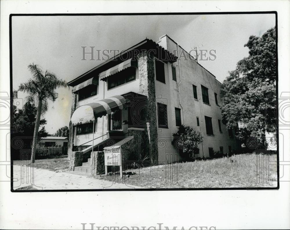 1985 Press Photo Faith House Rehabilitation Center for recovering alcoholic men - Historic Images