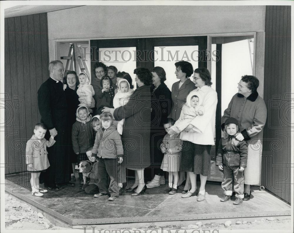 1960 Press Photo Rev Clifford Chadwick St Marks Episcopal Church - RSL00443 - Historic Images