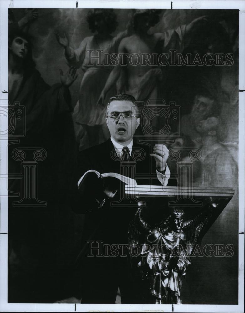 1992 Press Photo Pastor John Vaughn Faith Baptist Church - RSL92337 - Historic Images