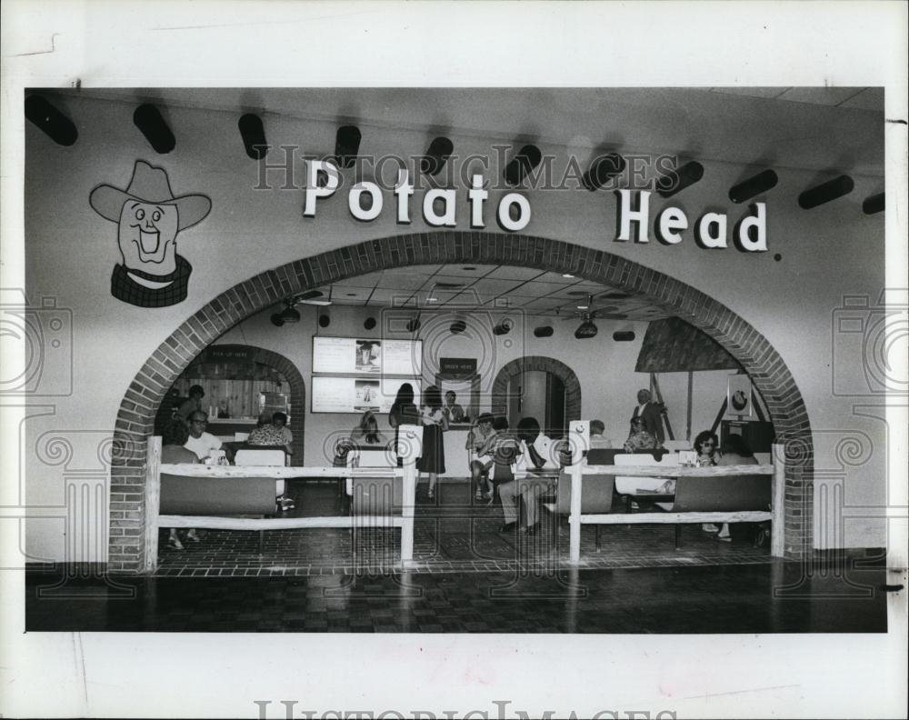 1981 Press Photo Potato Head restaurant in Clearwater Mall - RSL99581 - Historic Images