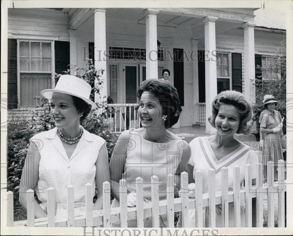 1963 Press Photo Mrs R Knowlws,Mrs F Karl and Mrs J Thomas - RSL66259 - Historic Images