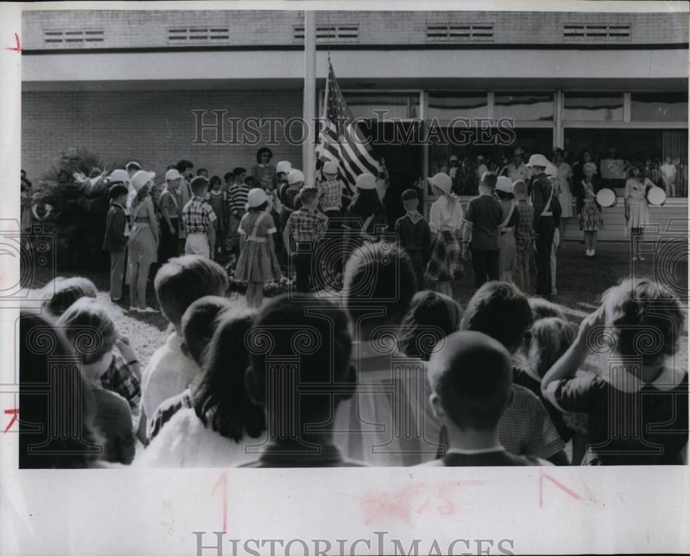 1965 Press Photo Ruth K Oberly, Veterans, Foreign Wars, Irene Thellen, M Gaulden - Historic Images