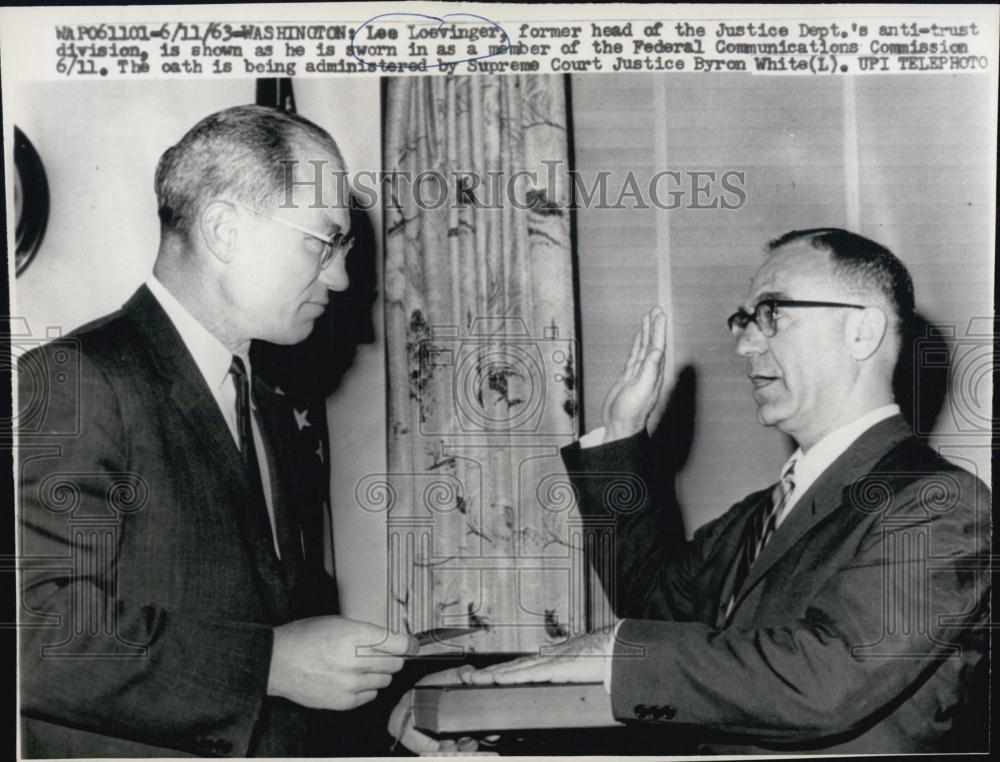 1963 Press Photo Worn in to FCC Lee Loevinger - RSL06087 - Historic Images