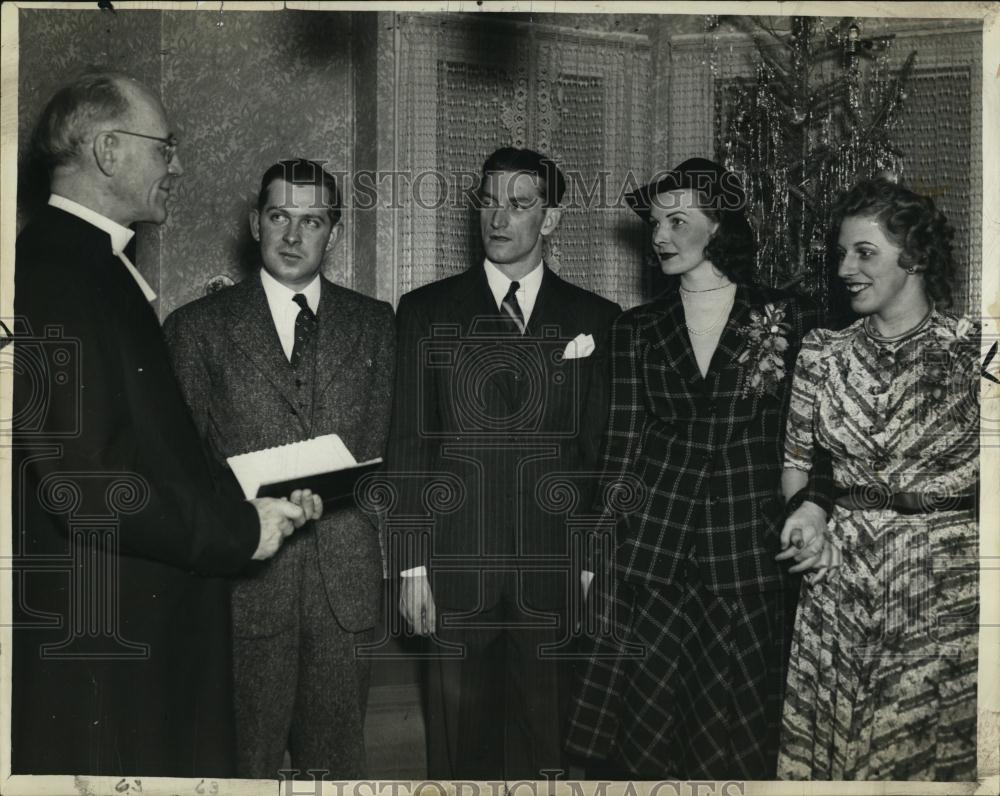 1941 Press Photo Regina Slocumb weds LJ Ward, Rev G Olson,Sam Osborn,F Lewis - Historic Images