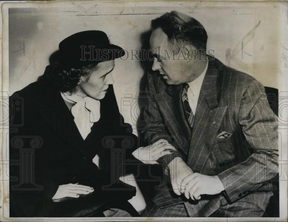 1948 Press Photo Mrs Audrey marsh & husband Glenn at Ill prison - RSL89361 - Historic Images
