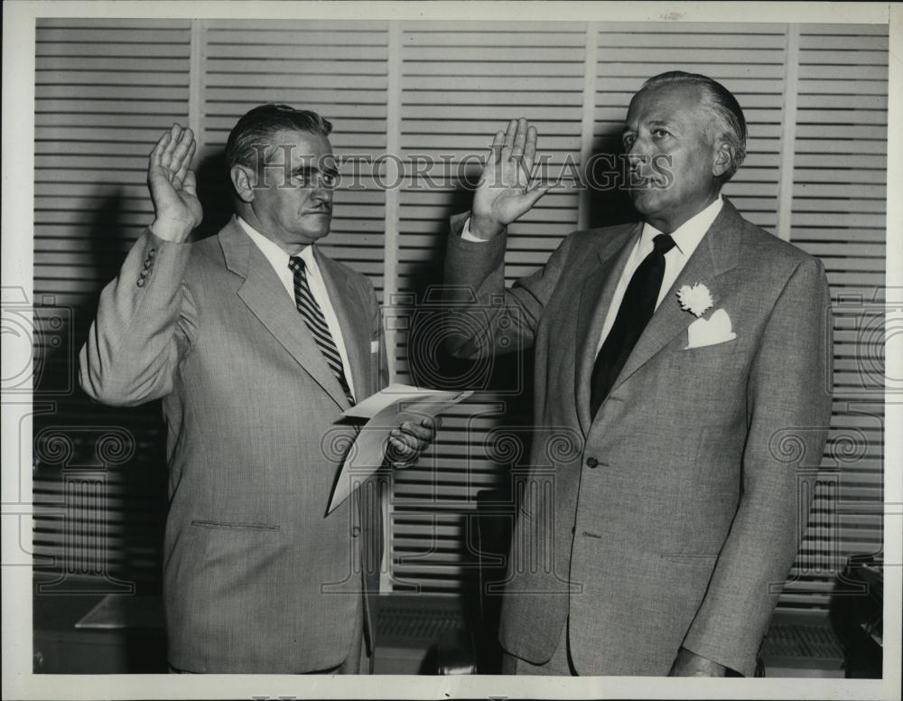 1953 Press Photo Leonard Erickson &amp; Frank Seymour at Swearing In Ceremony - Historic Images