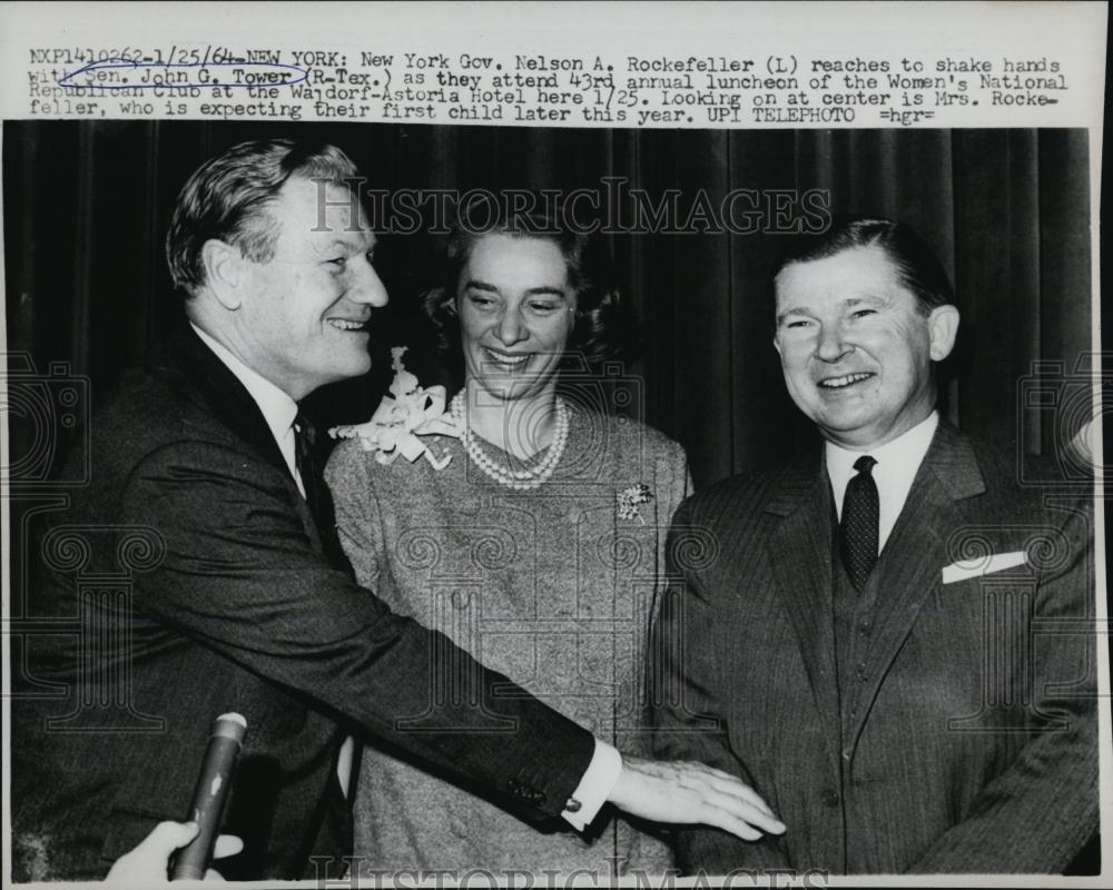 1964 Press Photo Gov and Mrs N Rockefeller with Sen J Tower at luncheon - Historic Images
