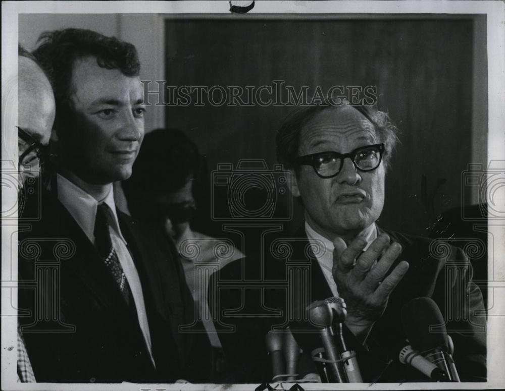 Press Photo Harvard law school professors Leonard Boudin Charles Nesson Daniel - Historic Images