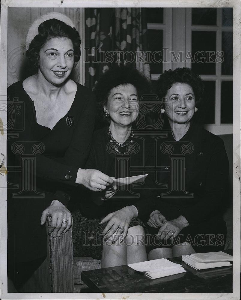 Press Photo March of Dimes Fashion Show Planning Committee - RSL82063 - Historic Images