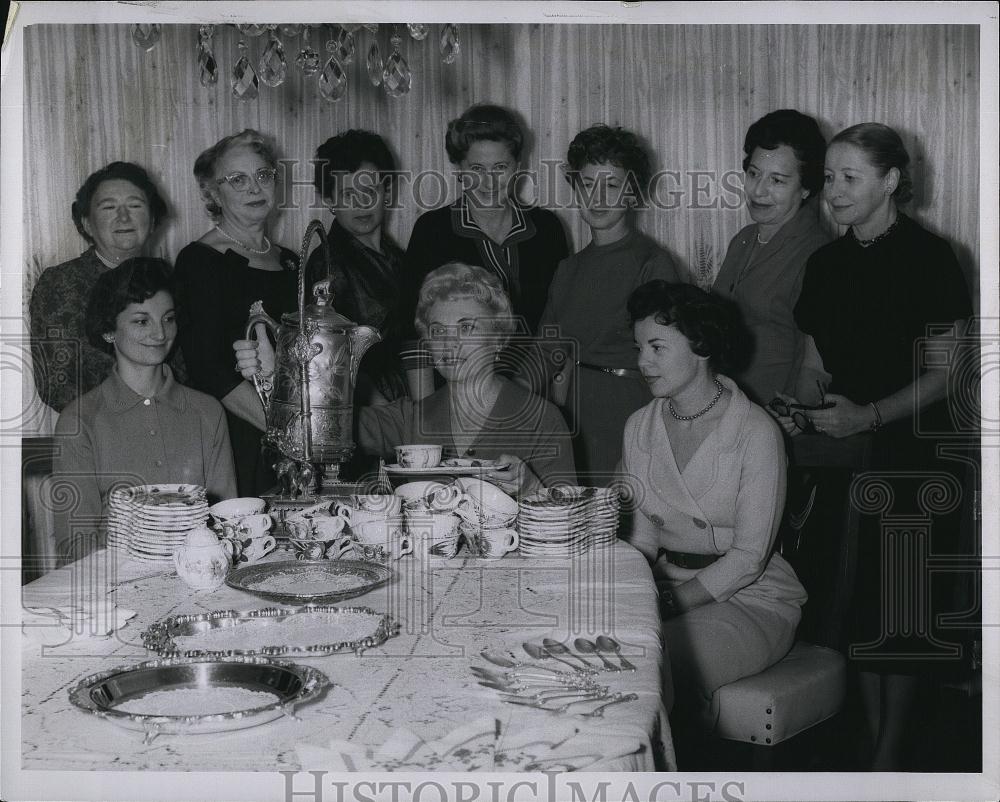 1959 Press Photo meeting Phi Lambda Kappa medical fraternity Mrs Matloff - Historic Images