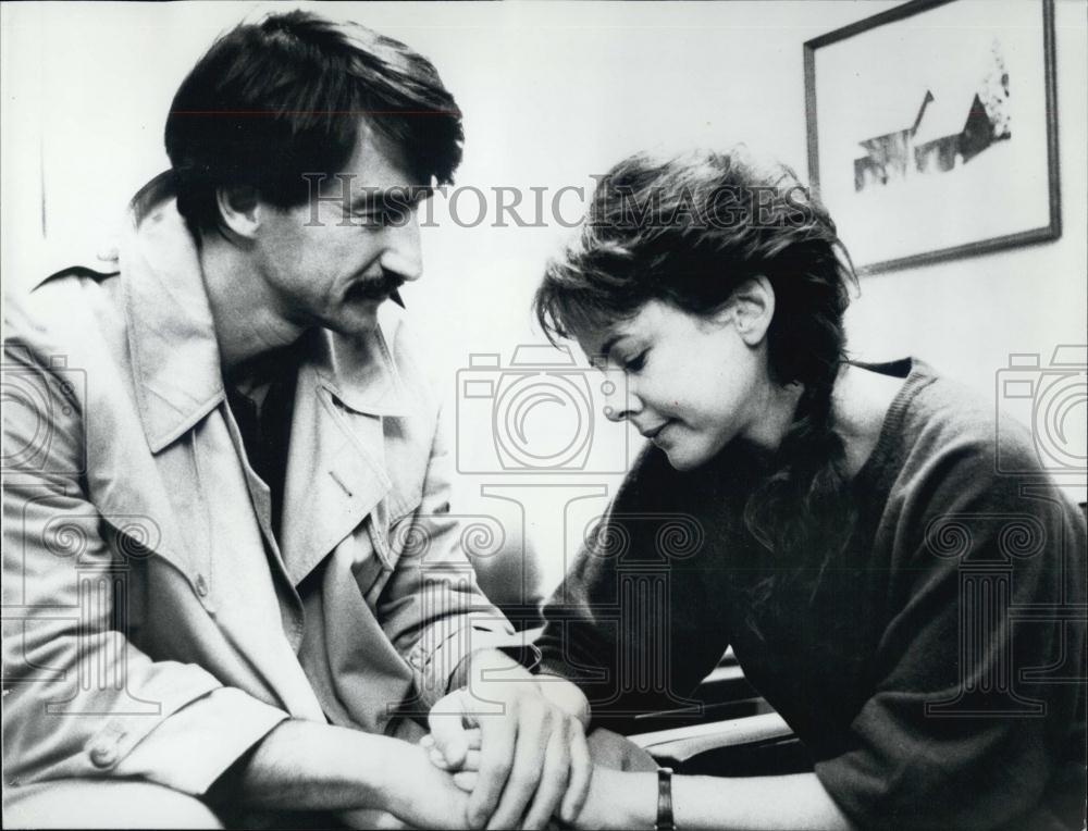 1997 Press Photo Actors Stockard Channing and Sam Waterson &quot;The Room Upstairs&quot; - Historic Images