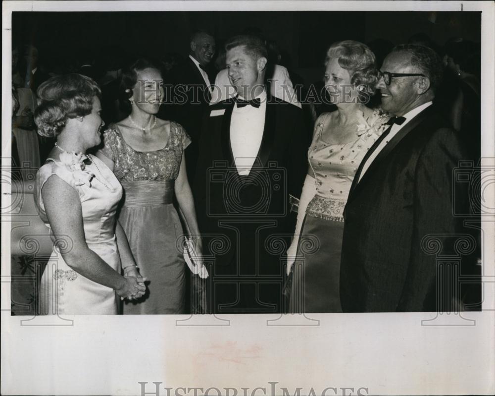 1964 Press Photo Mr &amp; Mrs Robert Thomas,Mrs B Shouppe, Mr &amp; Mrs CO Lowe - Historic Images