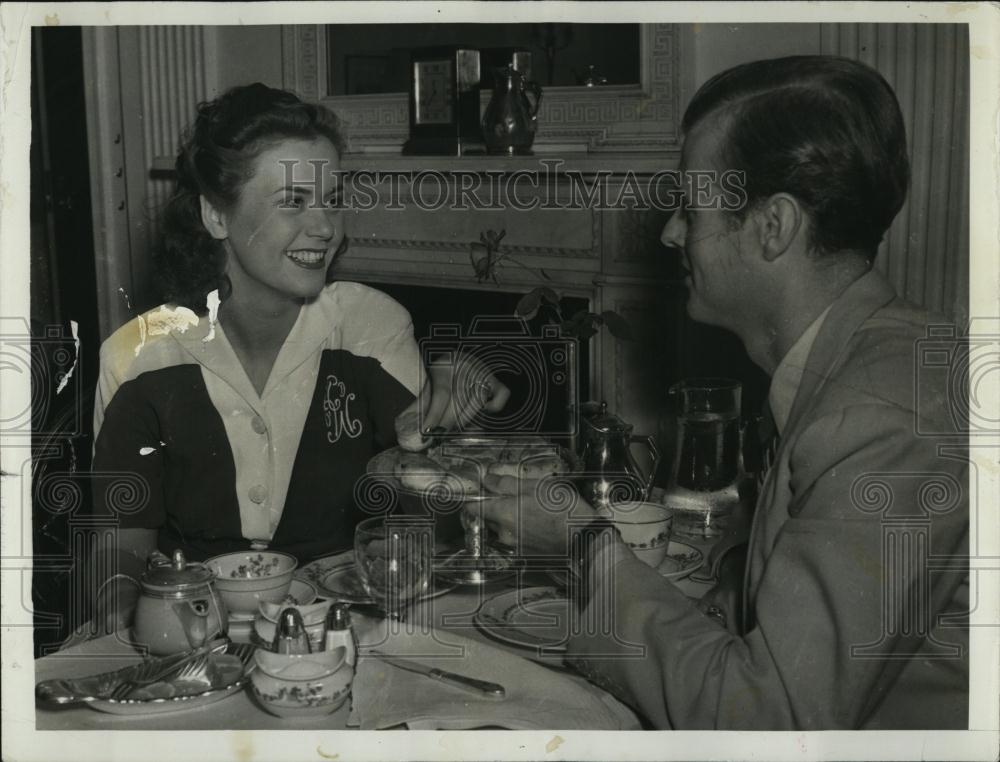 1946 Press Photo Jack Wrather, Wife Former Molly O&#39;Daniel, Daughter of W Lee - Historic Images