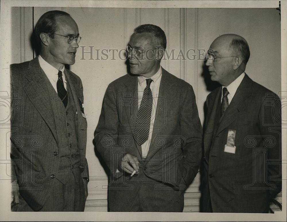 1948 Press Photo Dr James Saulkner,Dr Cornelus Rhoads and Dr Leroy Parkins - Historic Images