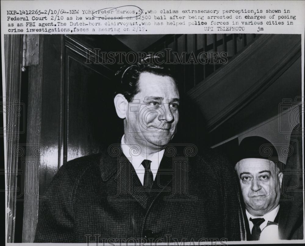 1964 Press Photo Peter Hurkos, Dutch born clairvoyant arrested - RSL86565 - Historic Images