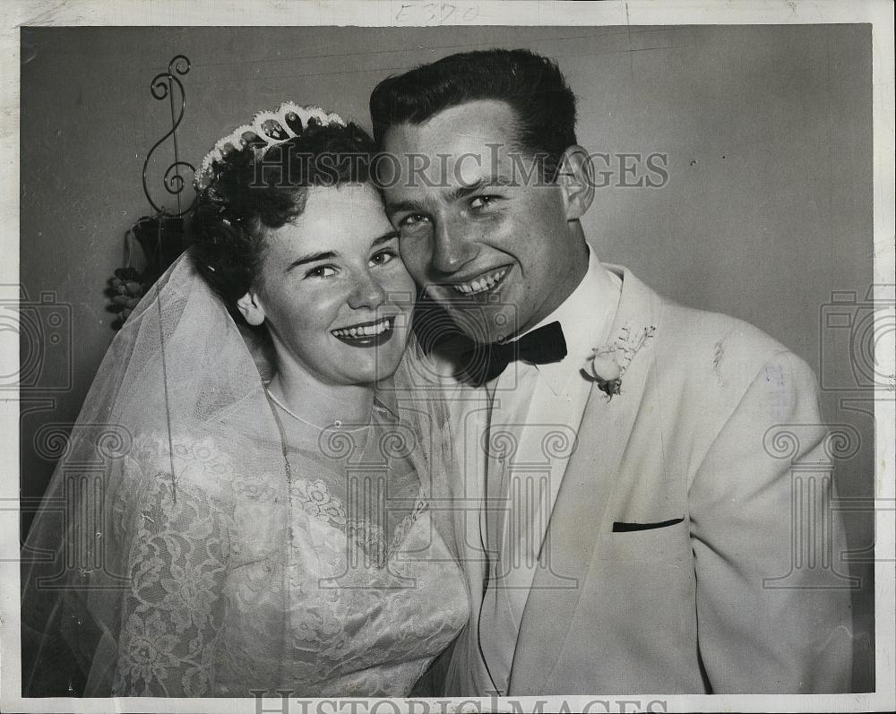 1956 Press Photo Henry P Courtney Marries Carol Waters - RSL08317 - Historic Images