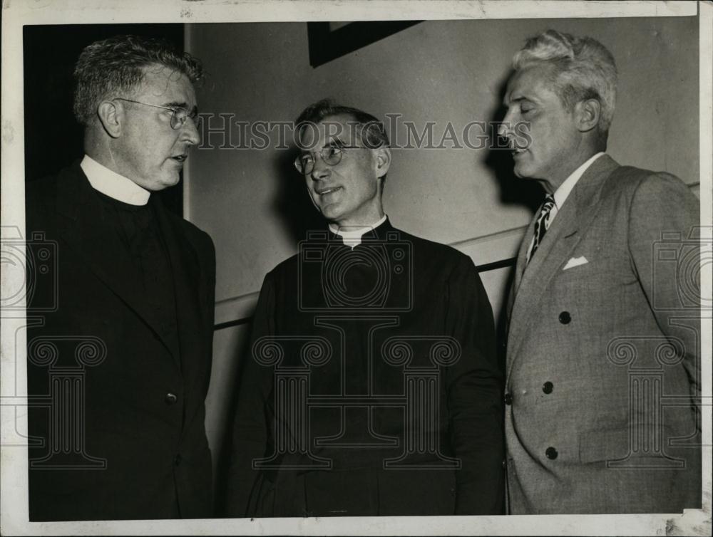 1943 Press Photo Father William J Daly, Father Gerald Ellard, Martin O&#39;Connor - Historic Images