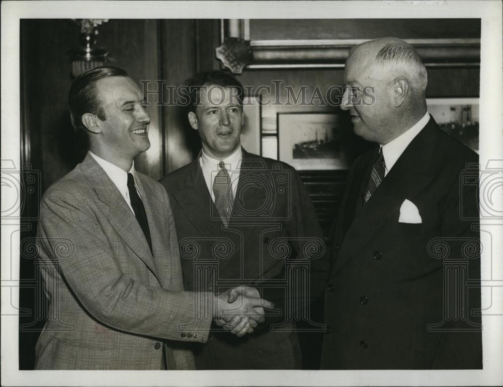 1937 Press Photo Pitt Maner,Pres of Young Democrats meet Chairman James Farley - Historic Images