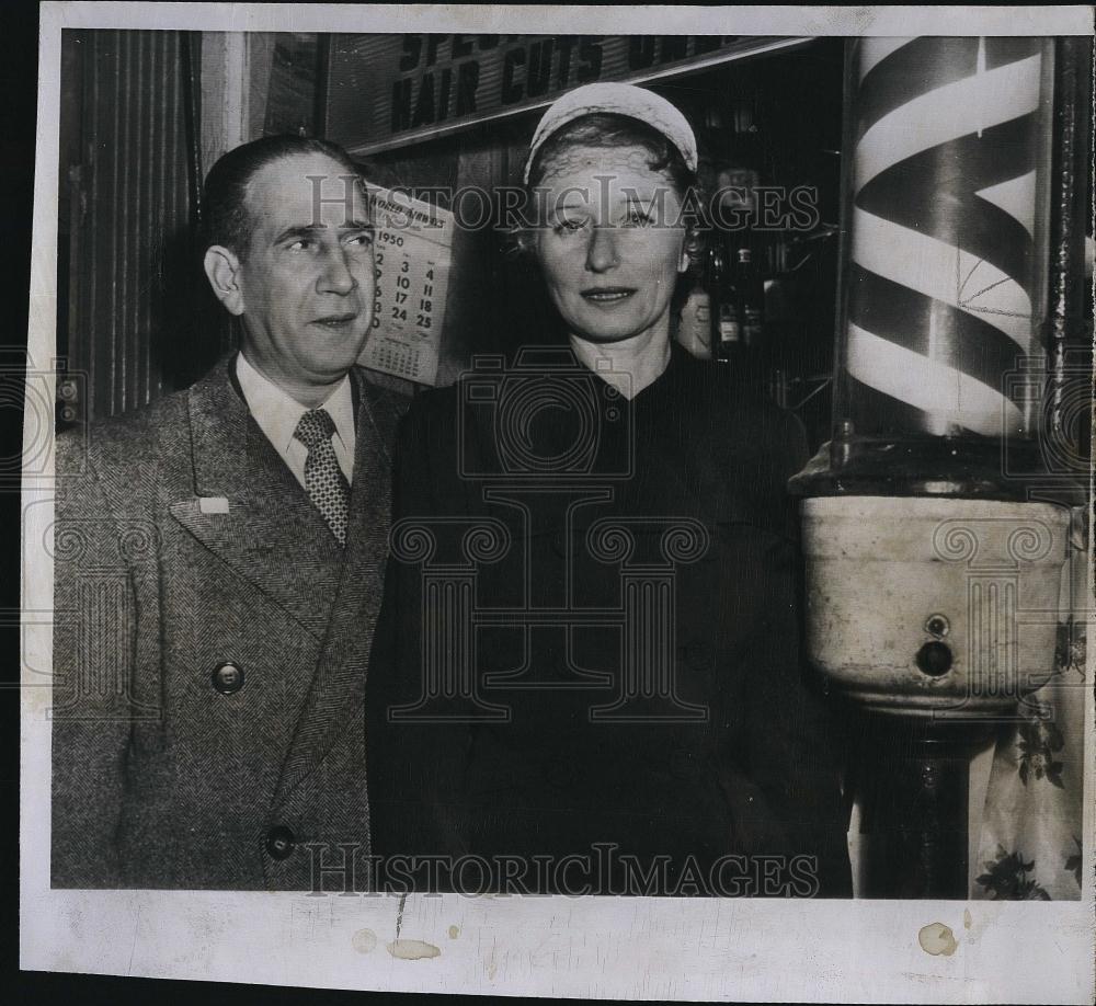 1950 Press Photo Actin Mayor & Mrs Vincent Impellitteri Wait to Vote - RSL85309 - Historic Images