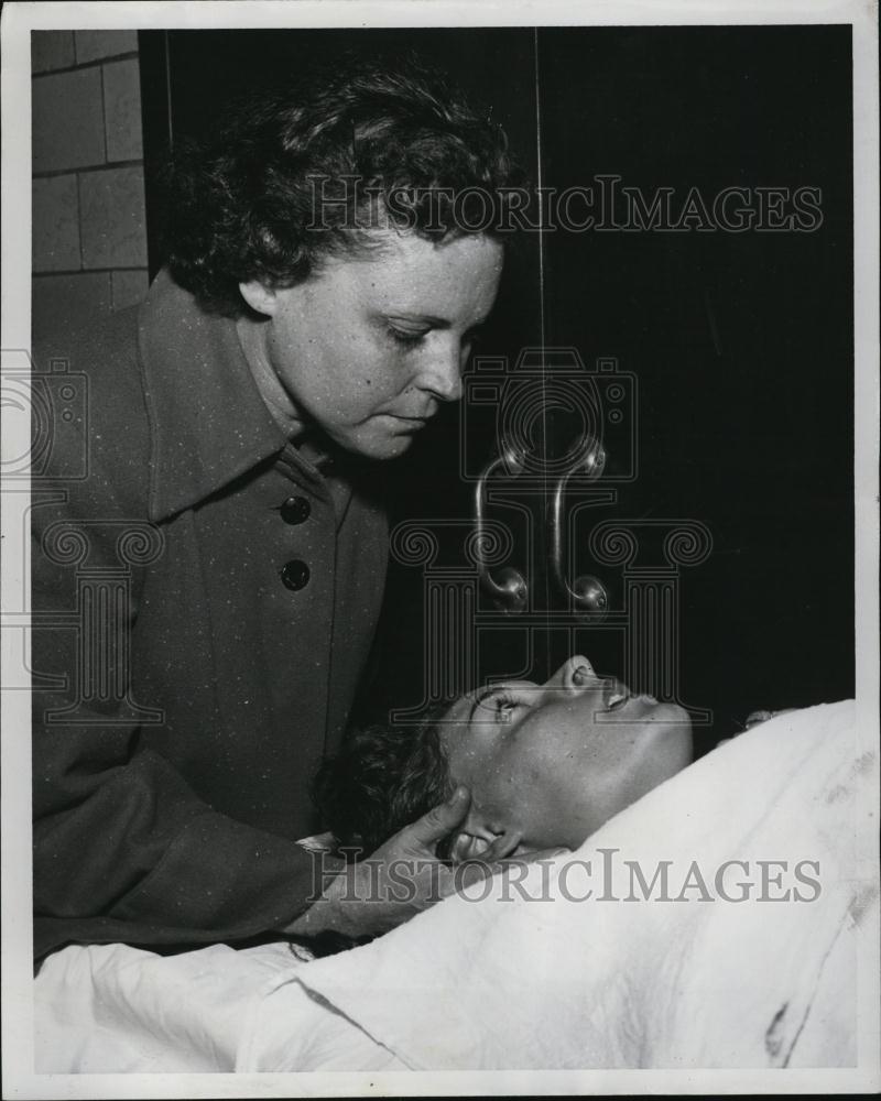 1968 Press Photo Mrs Iverna Lamaltina attacked - RSL44499 - Historic Images