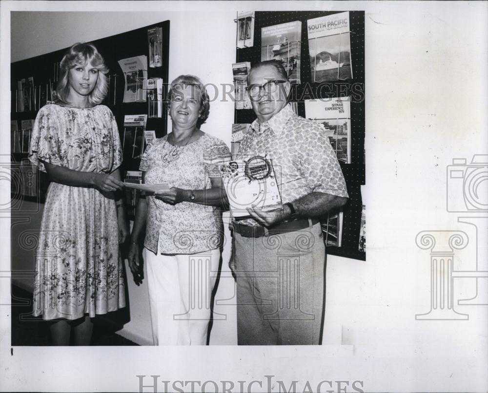 1979 Press Photo Linda Wanzie, Jean and Ray Miller, Holiday Travel Service - Historic Images