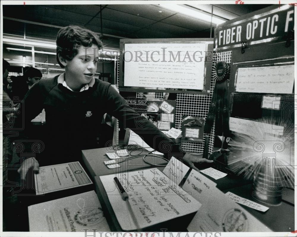 1983 Press Photo Daryl Miller Student Scientist - RSL69729 - Historic Images