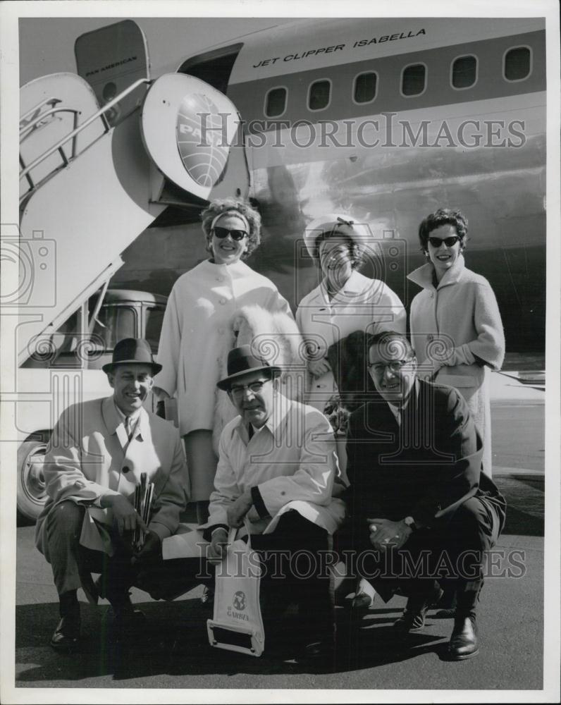 1963 Press Photo Mr&amp; MrsDana Hull &amp; Mark Collins Off To Meeting In Bermuda - Historic Images