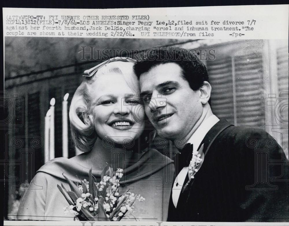 1964 Press Photo Singer Peggy Lee Files For Divorce From Jack DelRio - RSL04721 - Historic Images