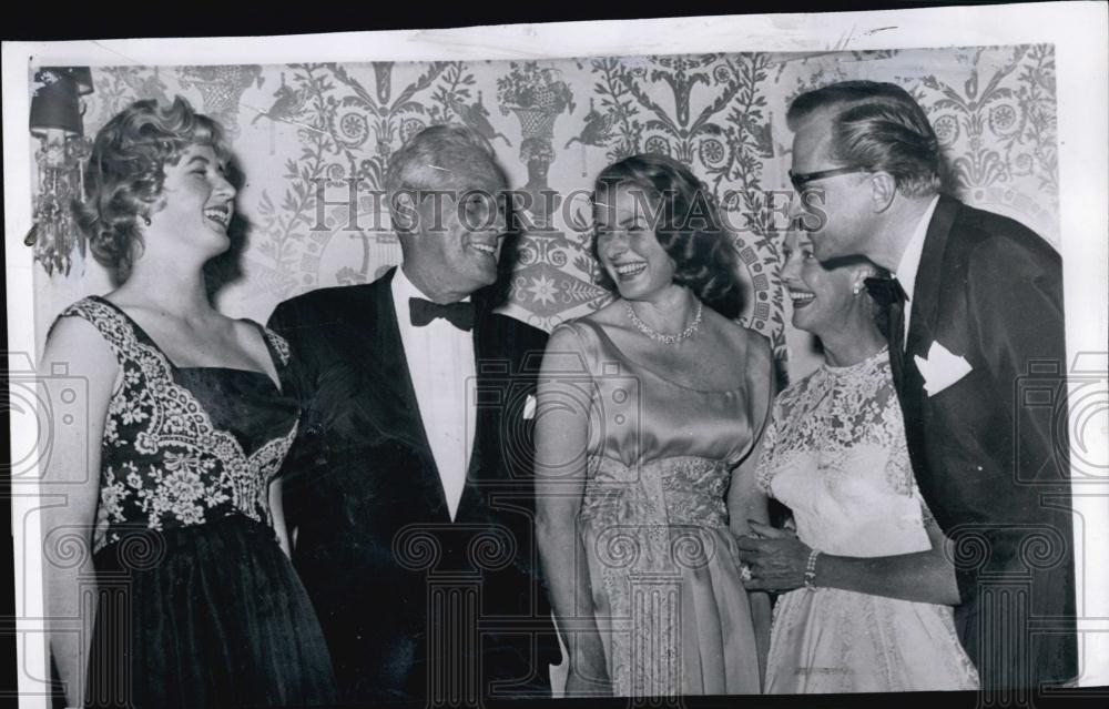 1959 Press Photo Actress Ingrid Bergman &amp; daughter Jenny Ann Lindstrom, - Historic Images