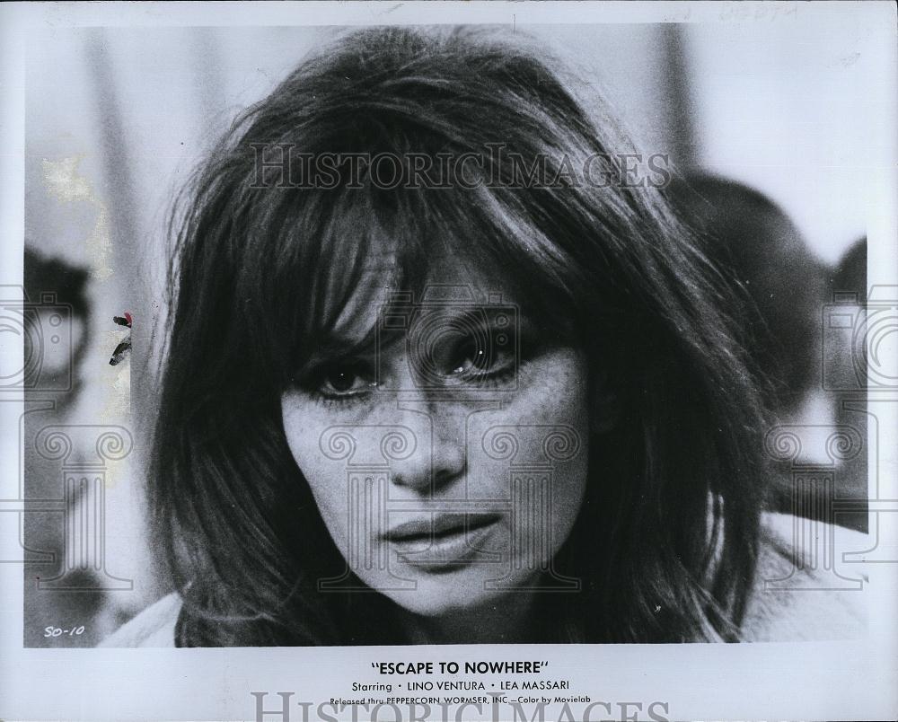 1974 Press Photo Actress Lea Massari in &quot;Escape to Nowhere&quot; - RSL90313 - Historic Images