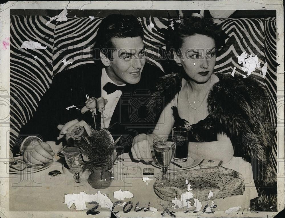 1941 Press Photo Actor Victor Mature and fiancee Martha Stephenson - RSL91083 - Historic Images