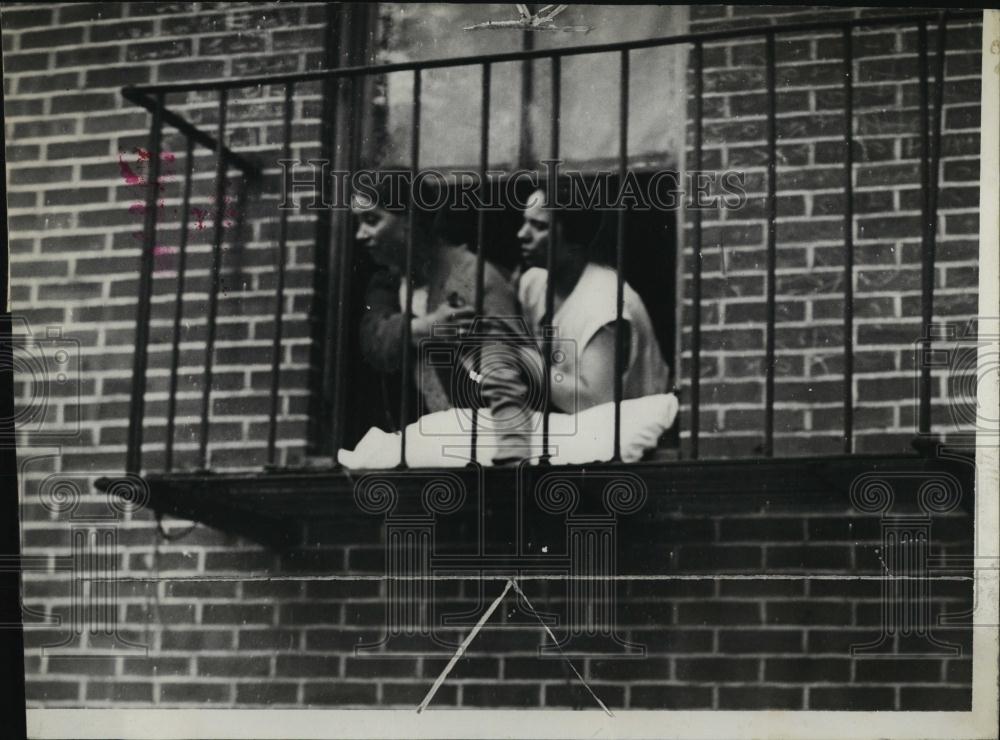 1936 Press Photo Mrs Sante De Mari & other at their window - RSL07129 - Historic Images