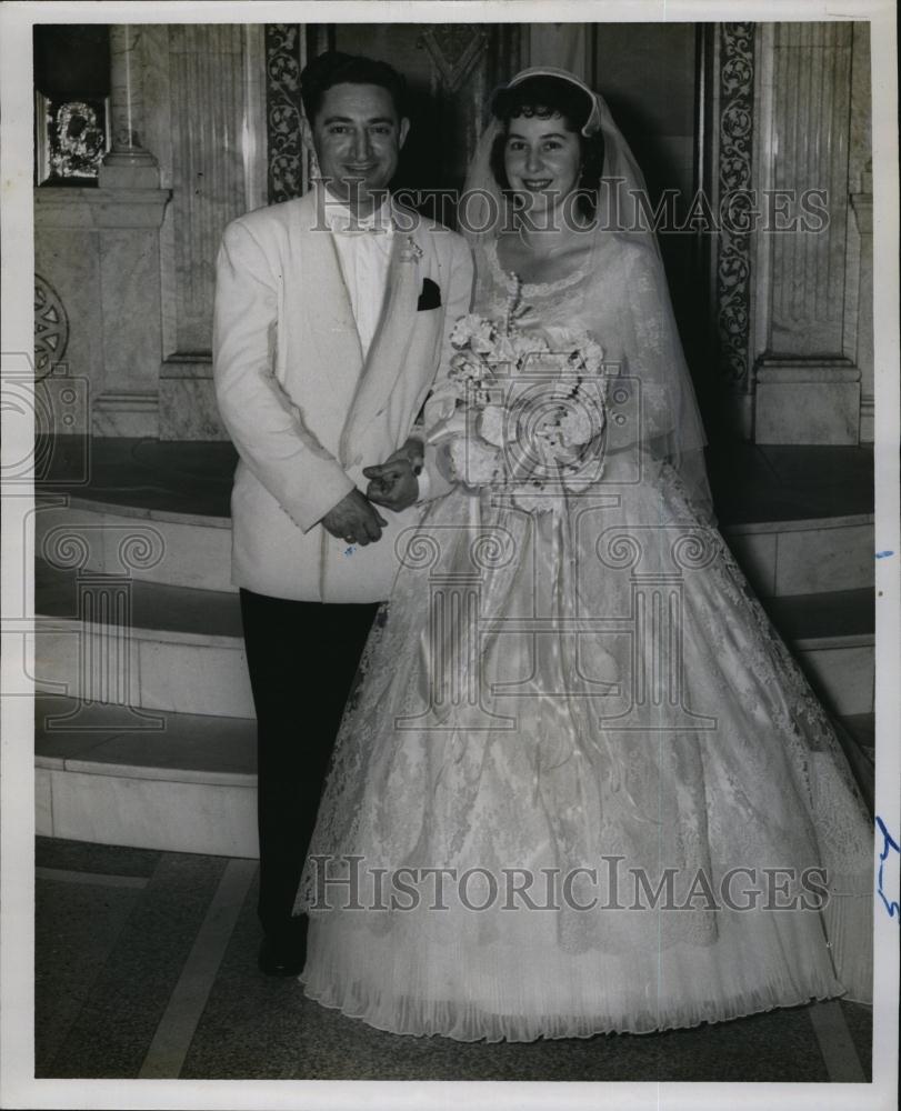 1955 Press Photo Mr &amp; Mrs Steve Zembillas,shes the former Stamalta Georgiades - Historic Images